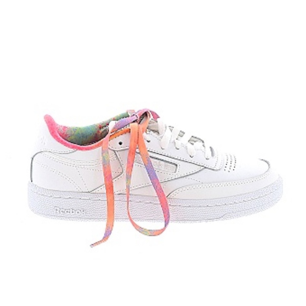 Reebok Pride 🌈
Size 6 Sneakers